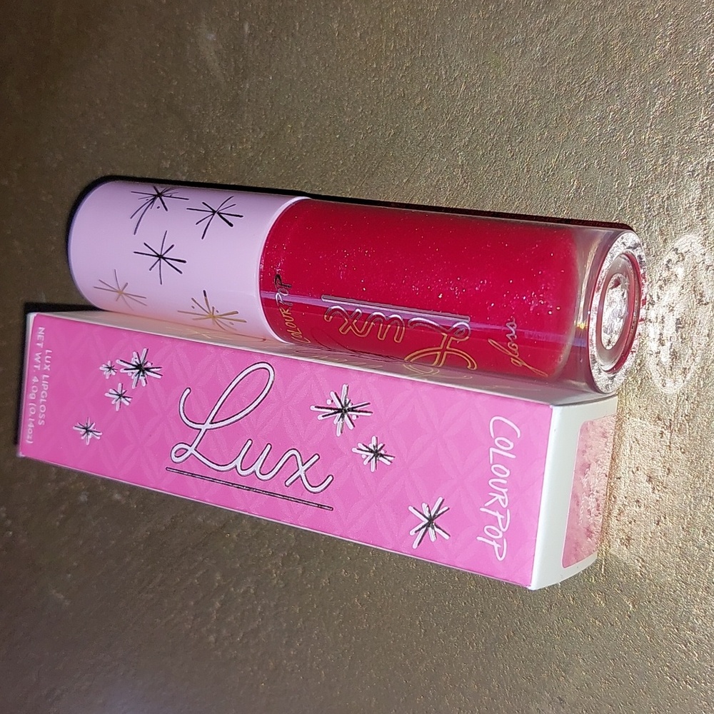 Lux Lipgloss in Glamour Shot